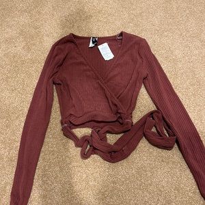**TAGS ON** Lightweight sweater top